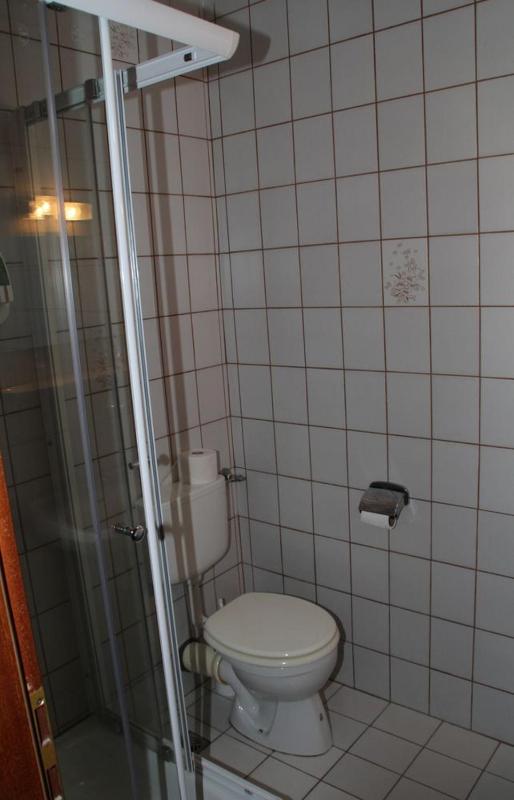 Double Room image 3