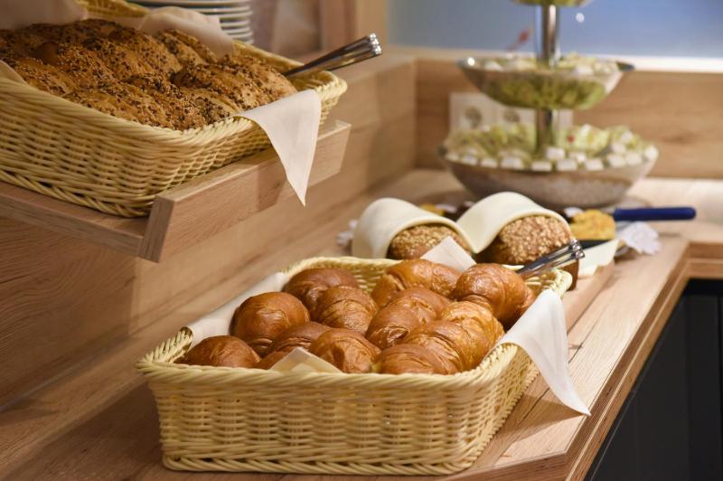 Hotel Neutor Express - image 13