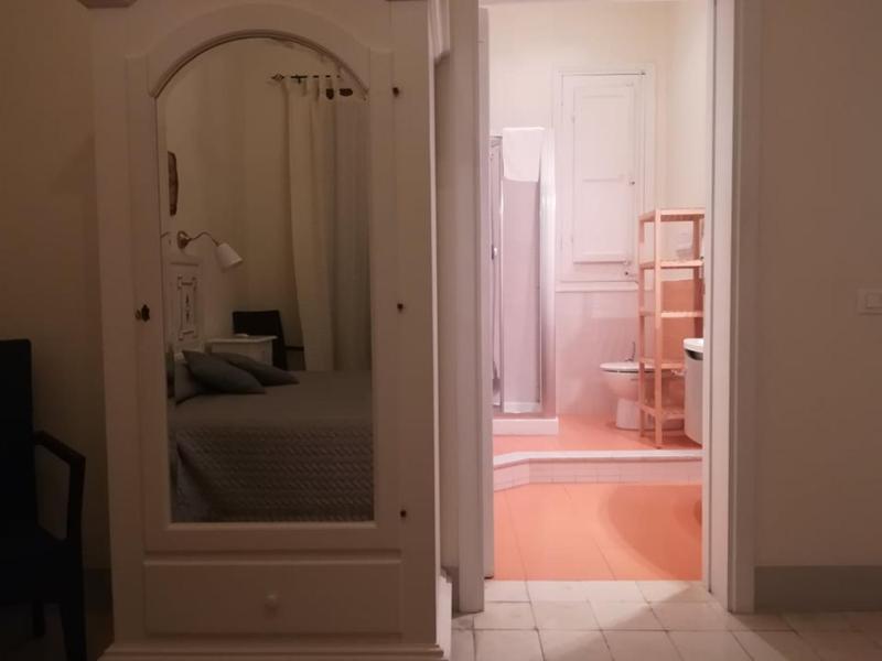 Triple Room with Balcony and Sea View image 4