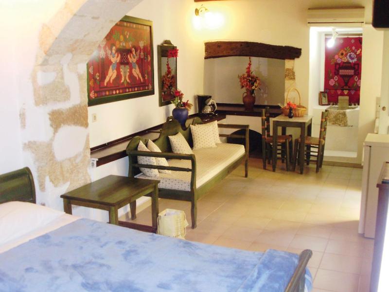Deluxe Double or Twin Room with Garden View image 2