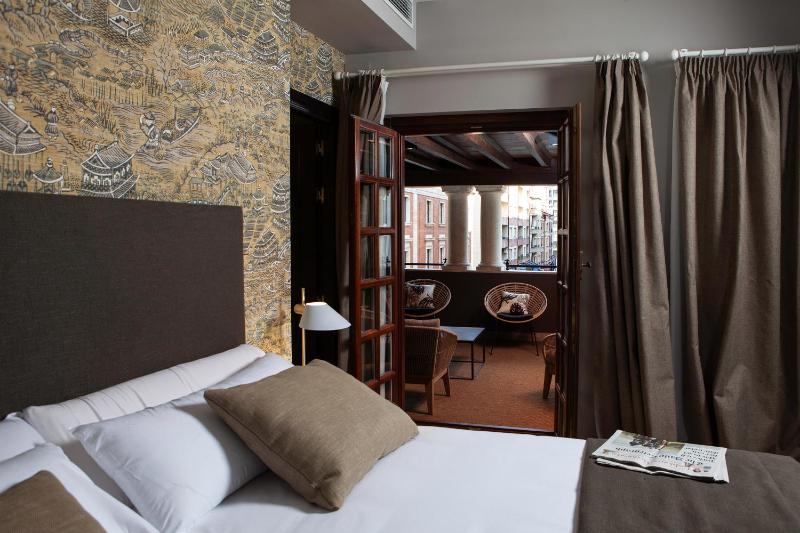 Junior Suite with Terrace image 3