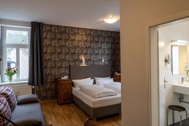 Superior Double Room image 3