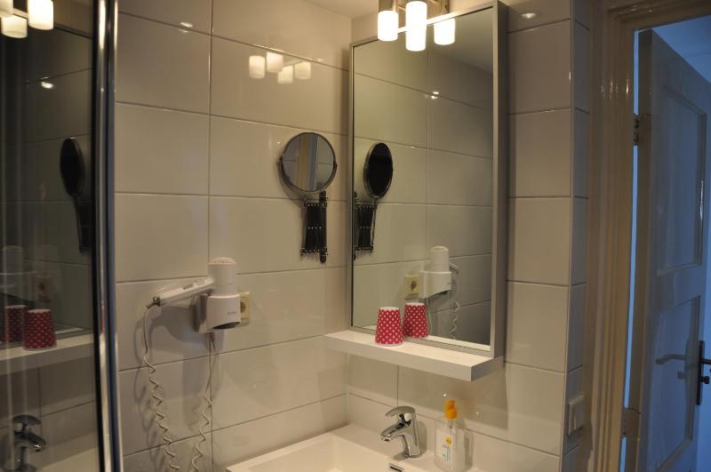 Schelvis Apartments - image 2