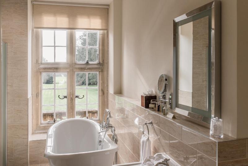 Mansion Suite image 4