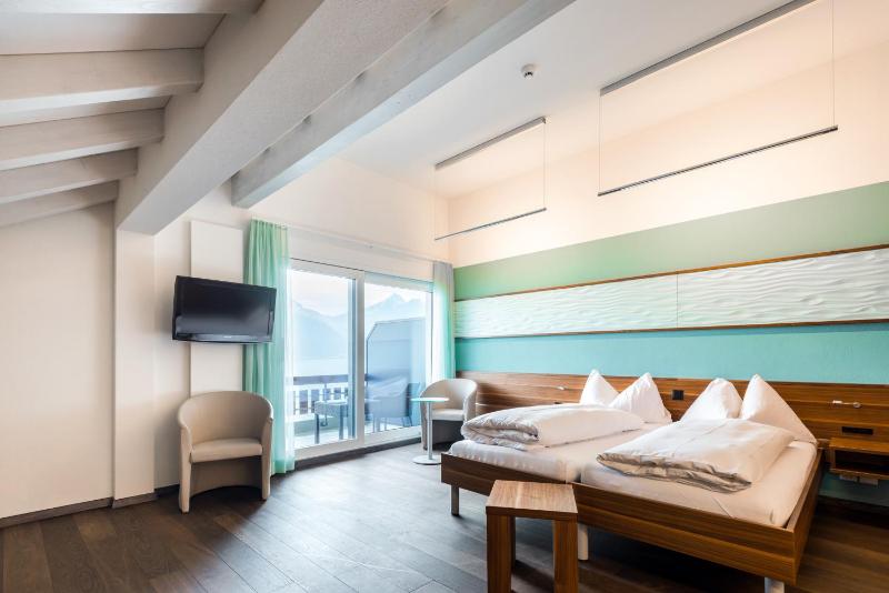 Junior Suite with Lake View image 1
