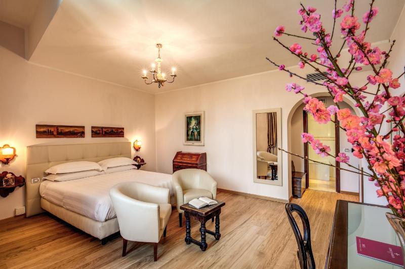 Triple Room image 4