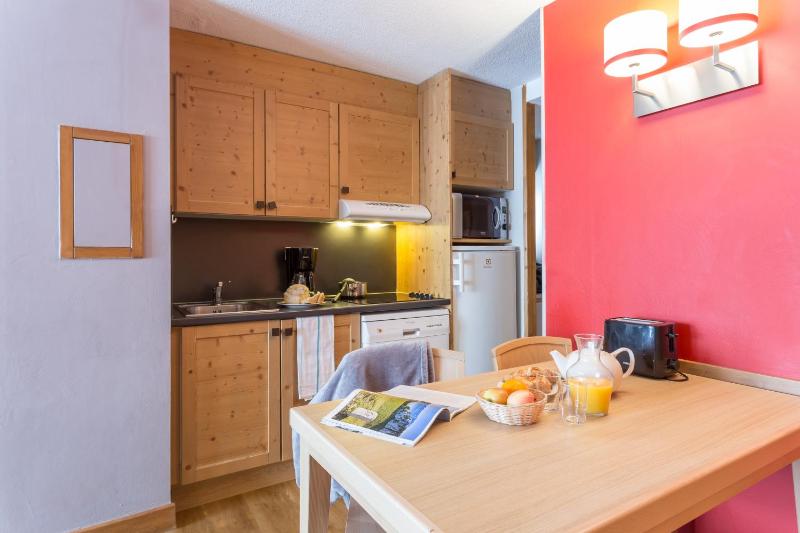 One-Bedroom Apartment (4 People) - South Side image 4