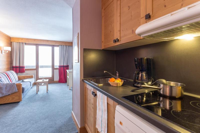 One-Bedroom Apartment (4 People) - South Side image 1
