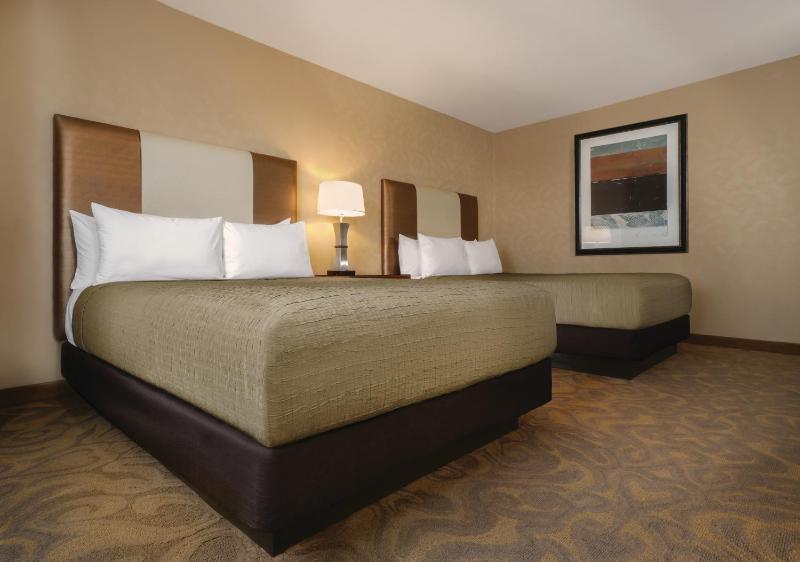 Casino Tower Double Queen Room image 2