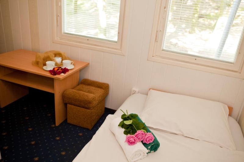 Single Room with Private Bathroom image 3