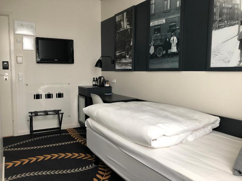 Standard Single Room - Non-Smoking image 4