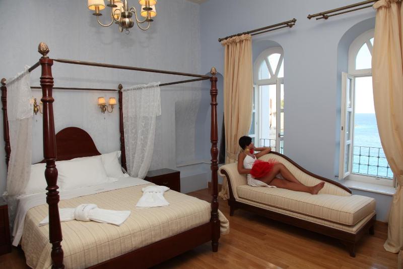 Suite with Sea View image 1