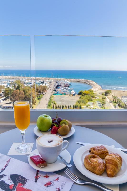 Twin or Double Room with Sea View image 2