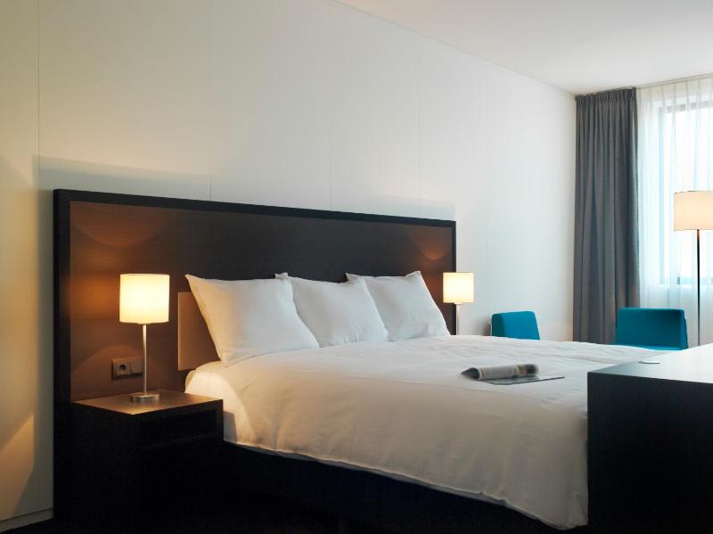 Double Room image 4