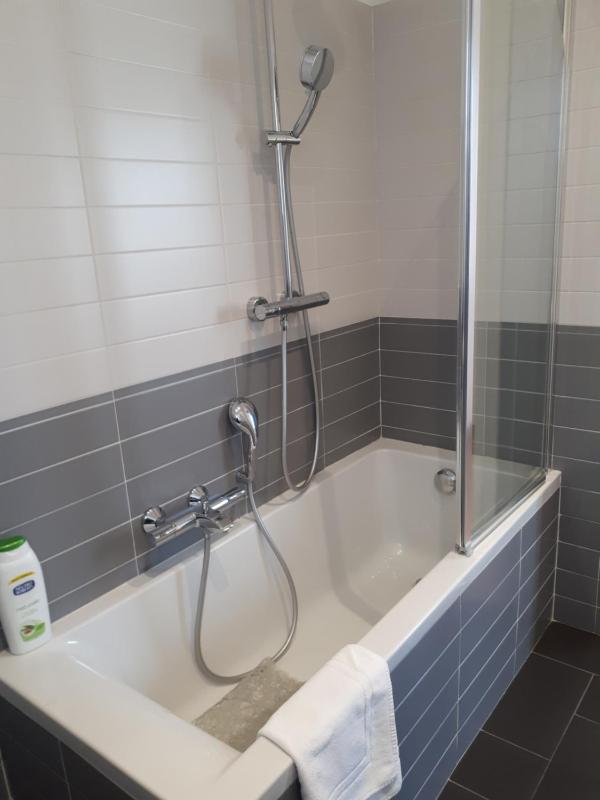 Double Room with Private Bathroom image 4