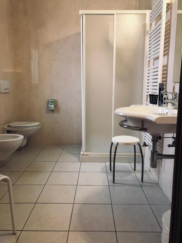 One-Bedroom Apartment image 3