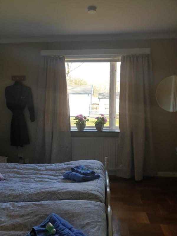 Double Room with Shared Bathroom image 2