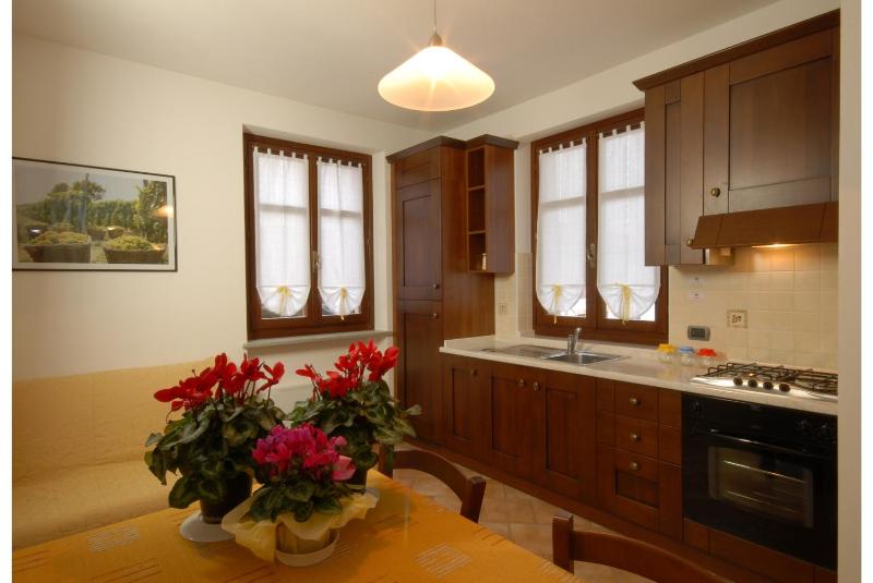 One-Bedroom Apartment image 4