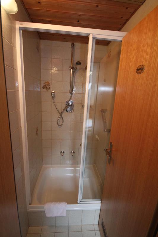 Economy Double Room image 3