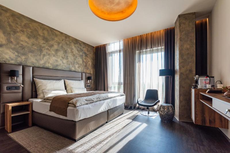 Double Room image 1