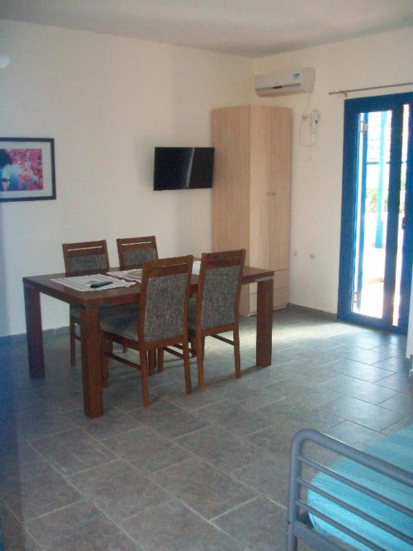 Apartment with Mountain View image 2