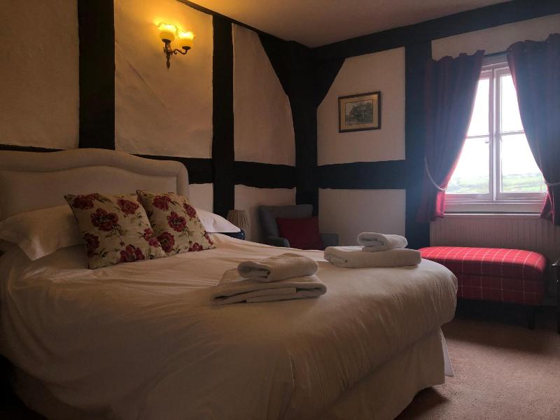 Deluxe Double Room with Shower image 2