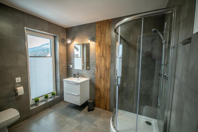 One-Bedroom Apartment image 1