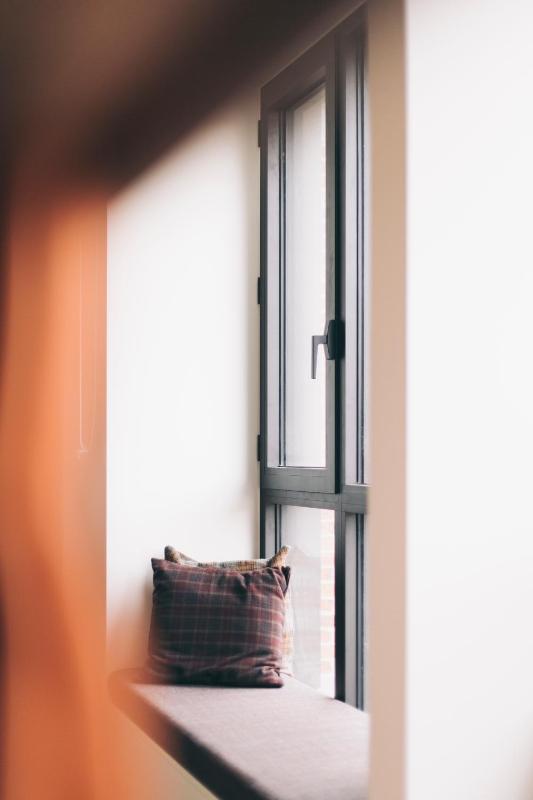 Single Bed in Dormitory Room image 2