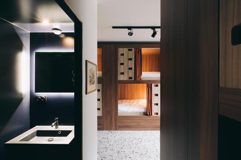 Single Bed in Dormitory Room image 3