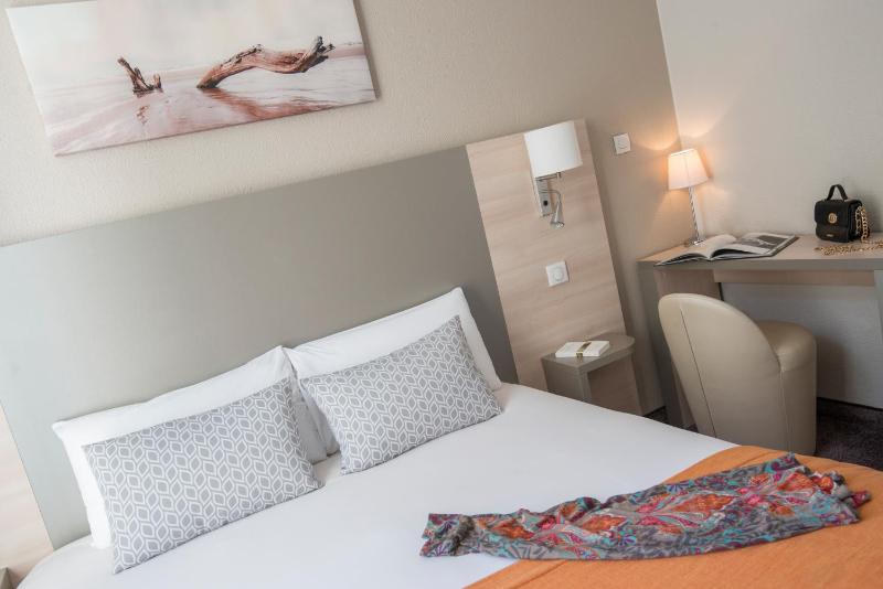 Standard Single Room image 3