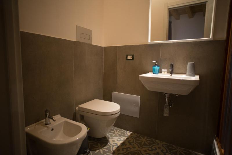 Basic Triple Room image 3