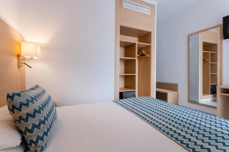 Superior Single Room (1 Adult) image 1