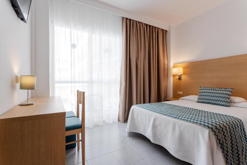Hotel Riutort - image 11