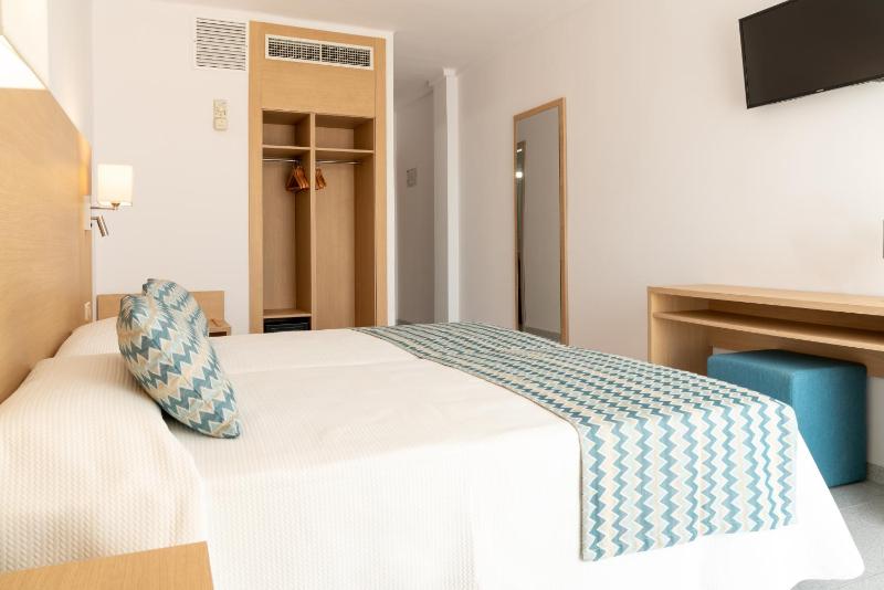 Hotel Riutort - image 8