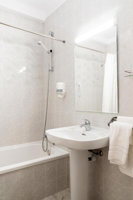 Superior Single Room (1 Adult) image 2