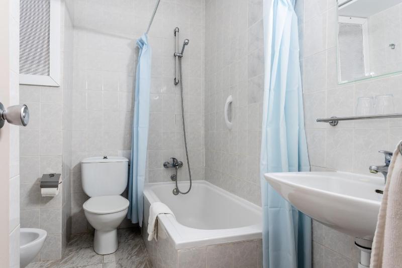 Superior Single Room (1 Adult) image 3