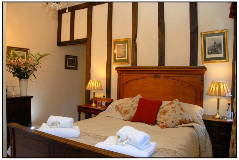 Standard Double Room image 2