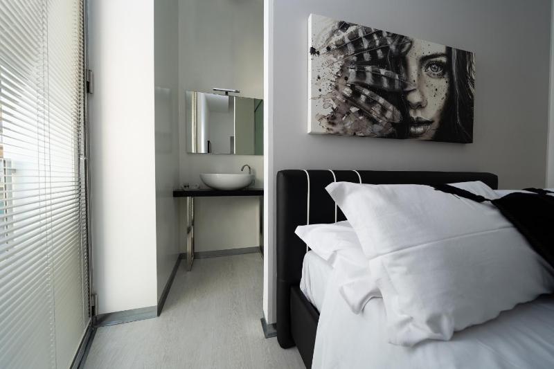 White Rooms - image 24