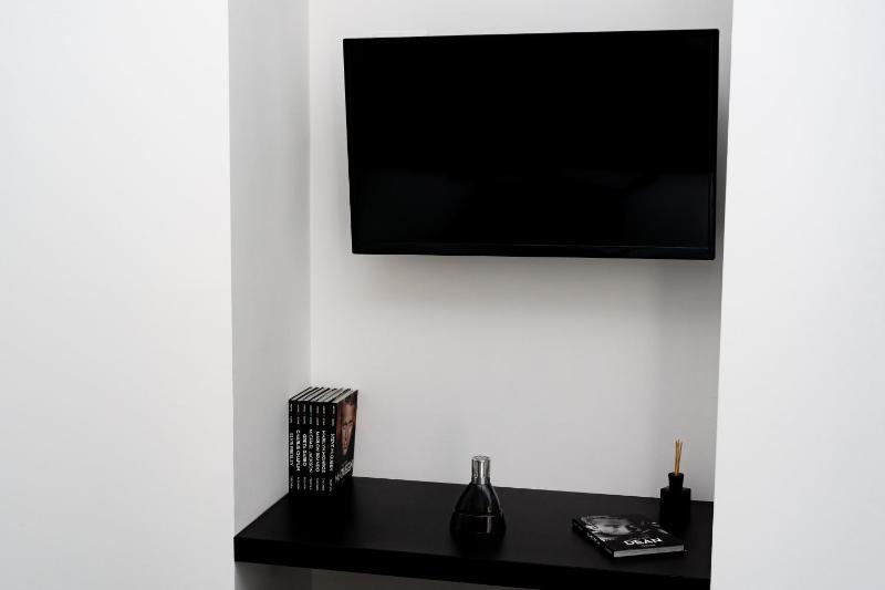White Rooms - image 9