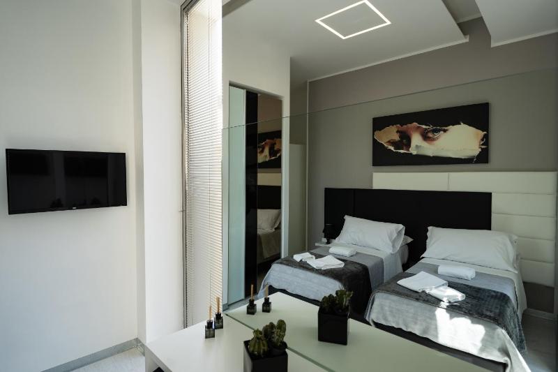 White Rooms - image 18