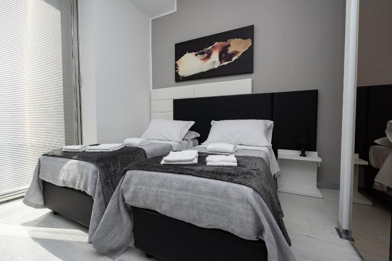 White Rooms - image 28