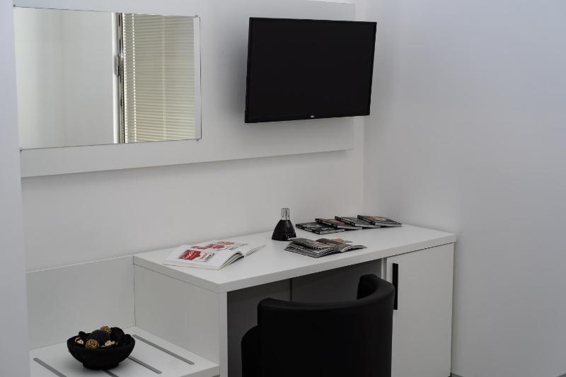 White Rooms - image 20