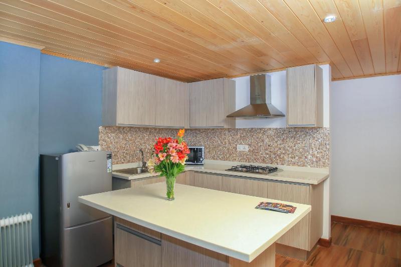 HummingBird Hill Cottage - image 47