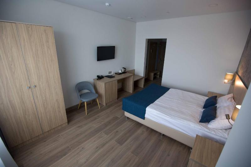 Double Room image 3