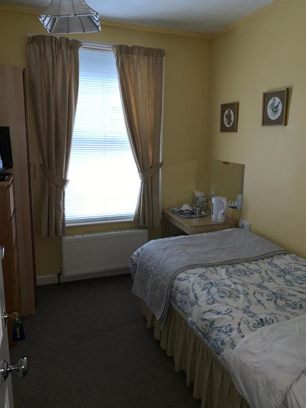 Rivendell Guest House - image 8
