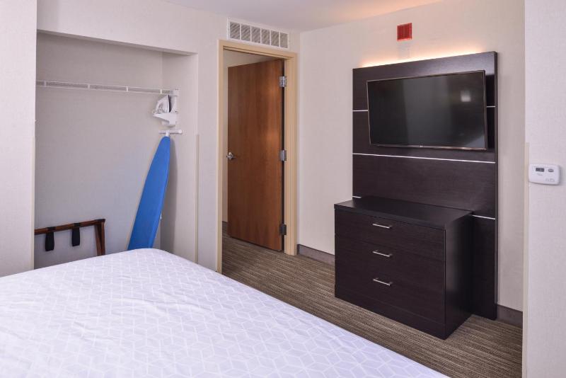 King Suite - Disability Access/Non-Smoking image 1