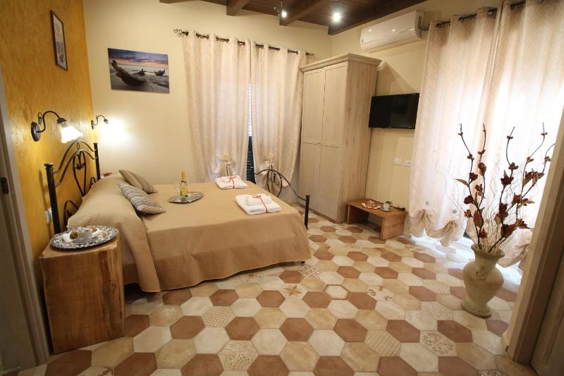Palazzo Campisi rooms - image 16