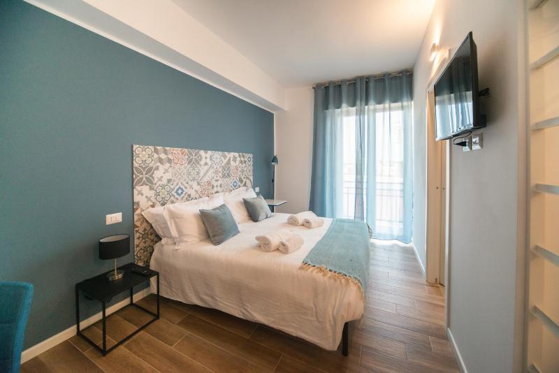 Double Room image 3