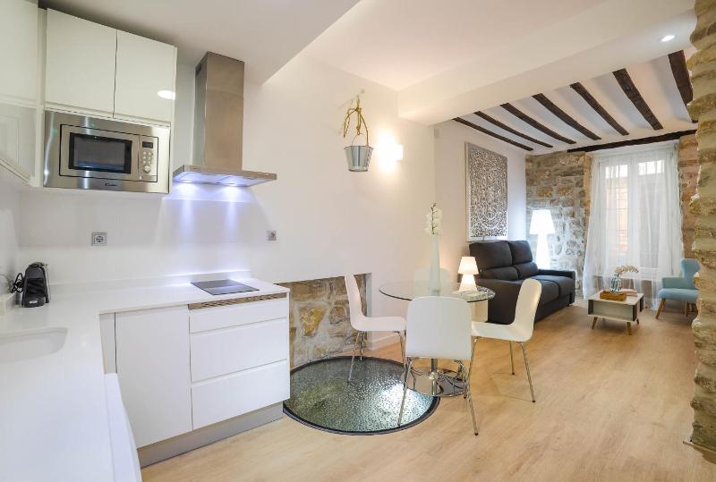 One-Bedroom Apartment image 1
