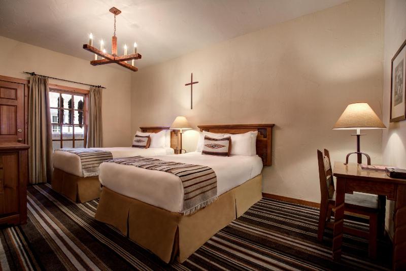Standard Double Room image 3
